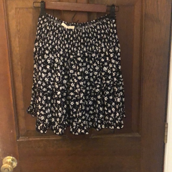 La Hearts Dresses & Skirts - Pac Sun new never worn floral mini skirt